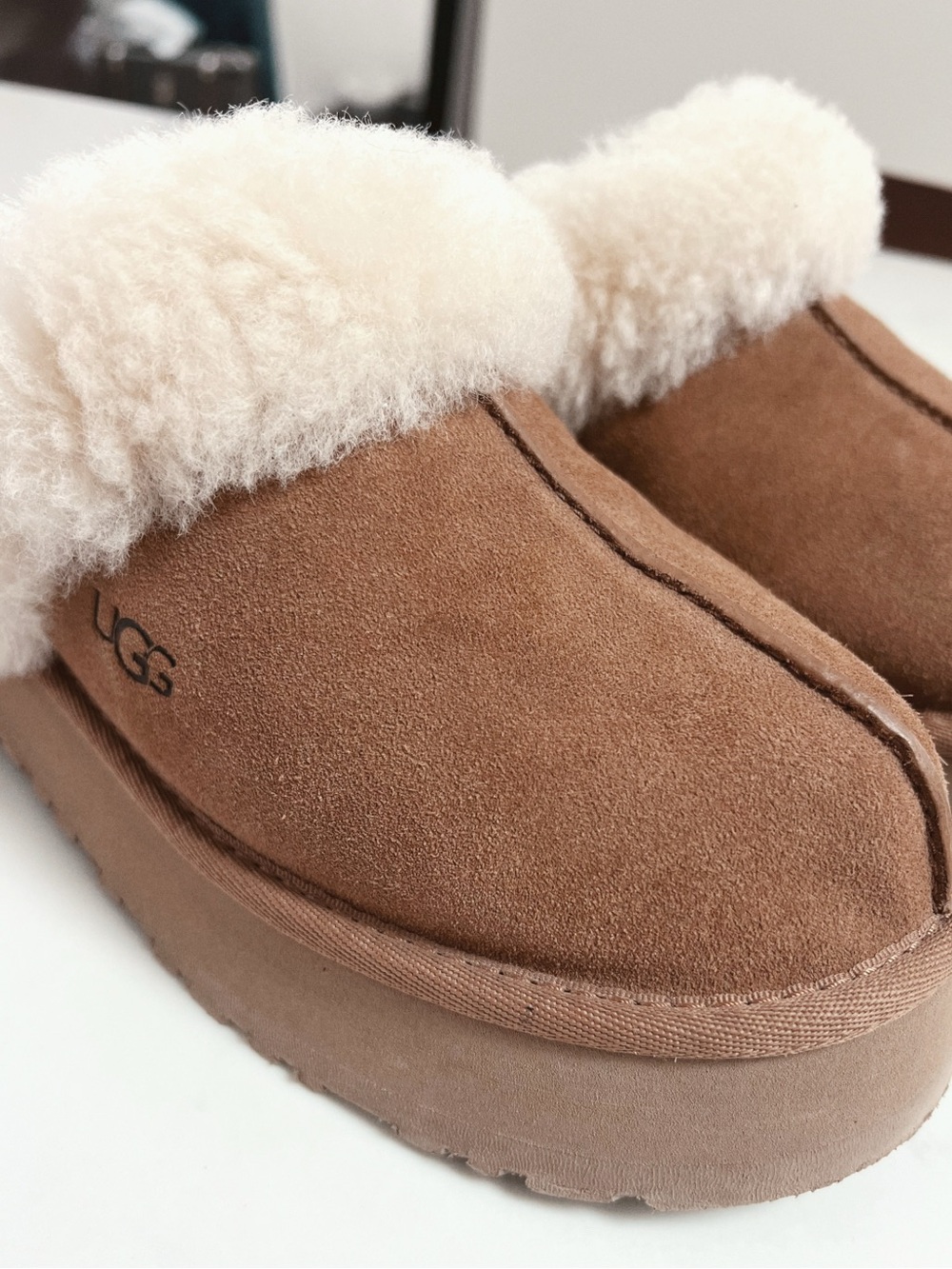 UGG Chestnut Disquette Boots/Slippers